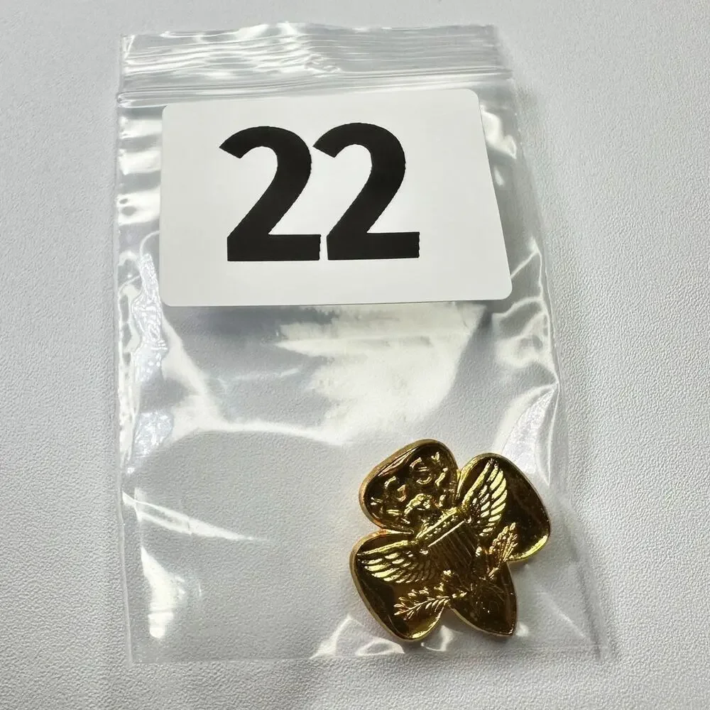 Vintage Girl Scouts Gold Tone Pin Eagle Design Fraternal Collectible Lapel Badge